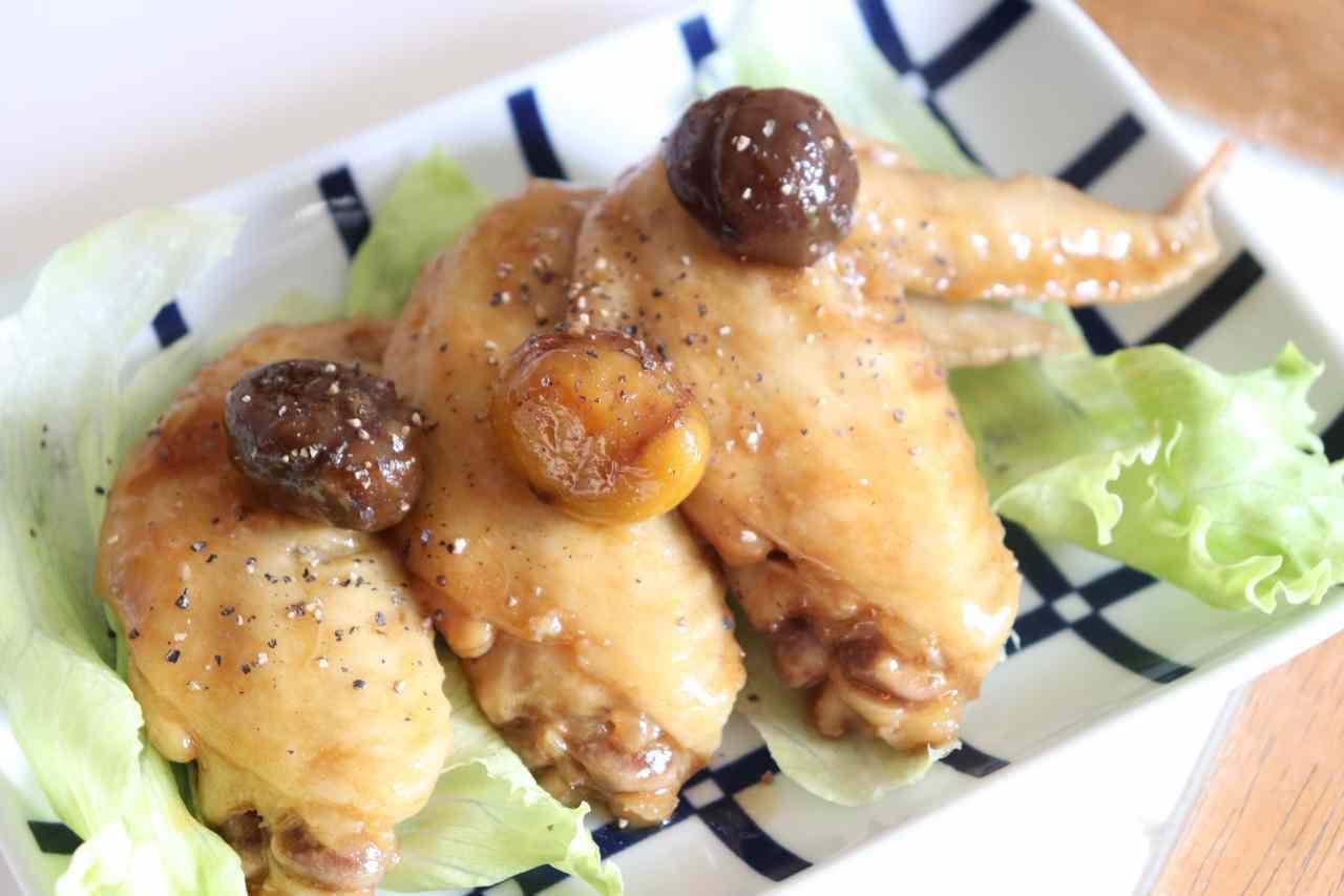 Boiled chicken wings and chestnuts in oyster sauce