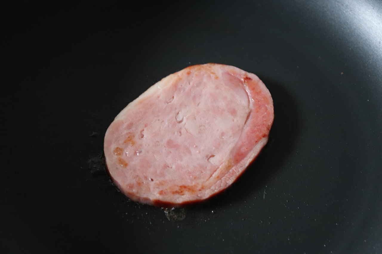 シャウエッセンのお肉で作った あらびき グルメイドステーキ