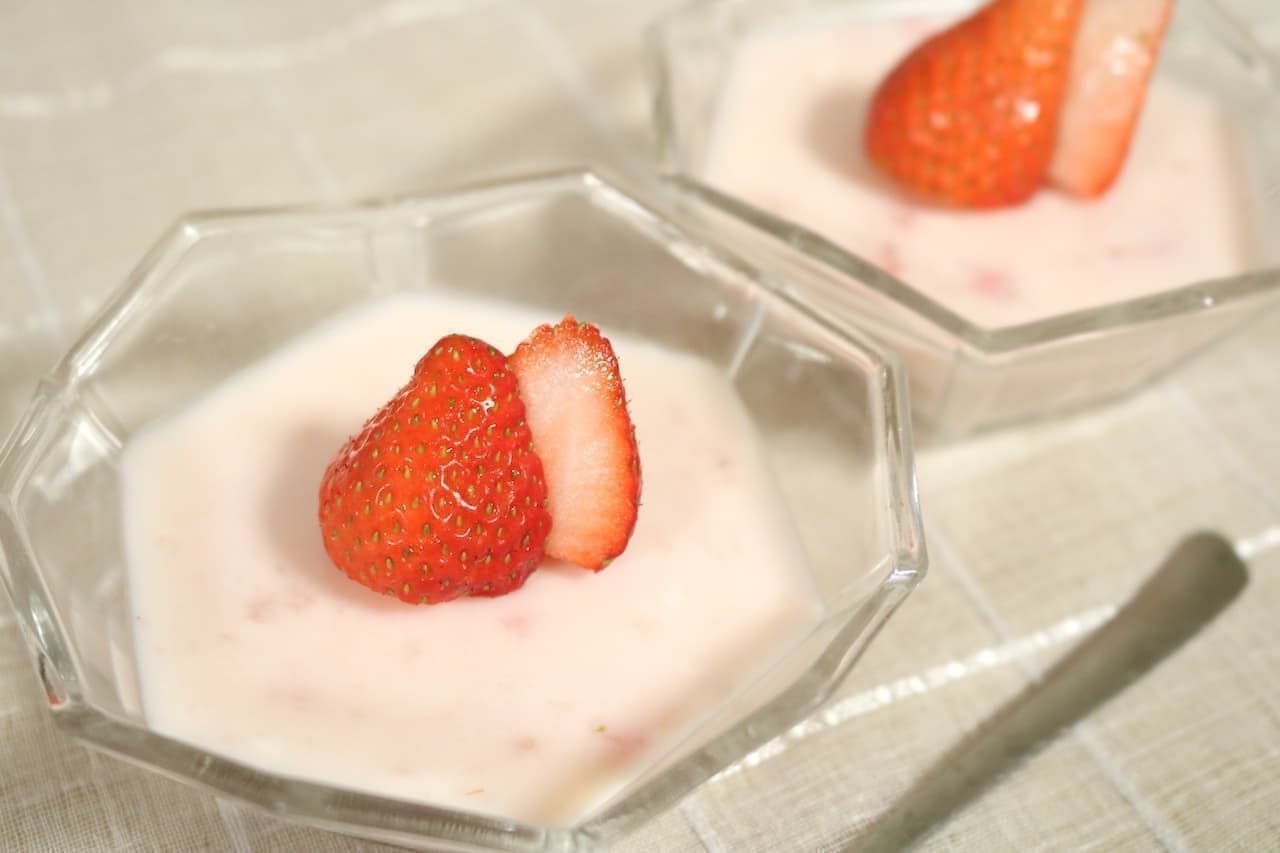 "Strawberry yogurt jelly" recipe