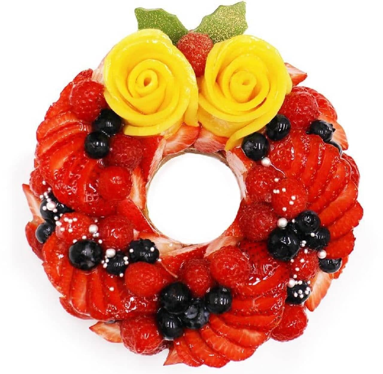 Cafe Comsa "Berry and Mango Wreath Cake"