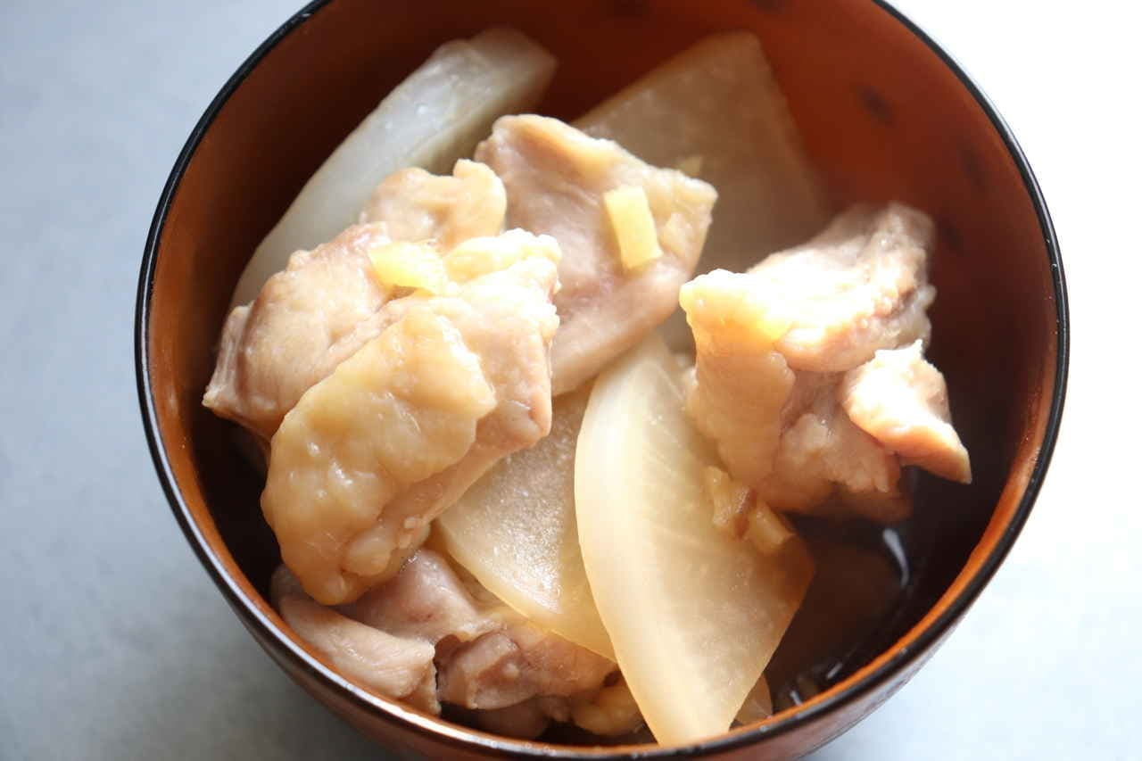 "Chicken and radish boiled in ginger" recipe