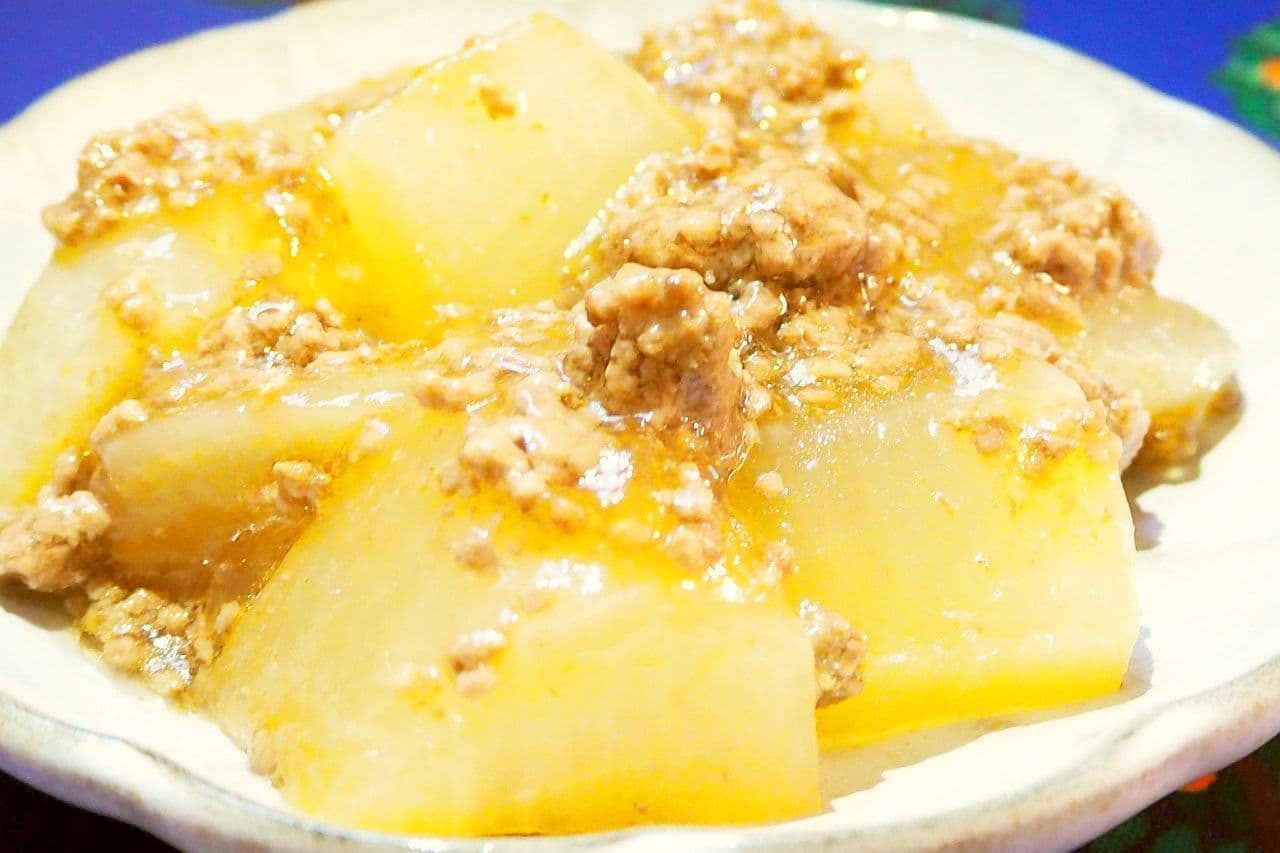 "Simmered radish and minced meat" recipe