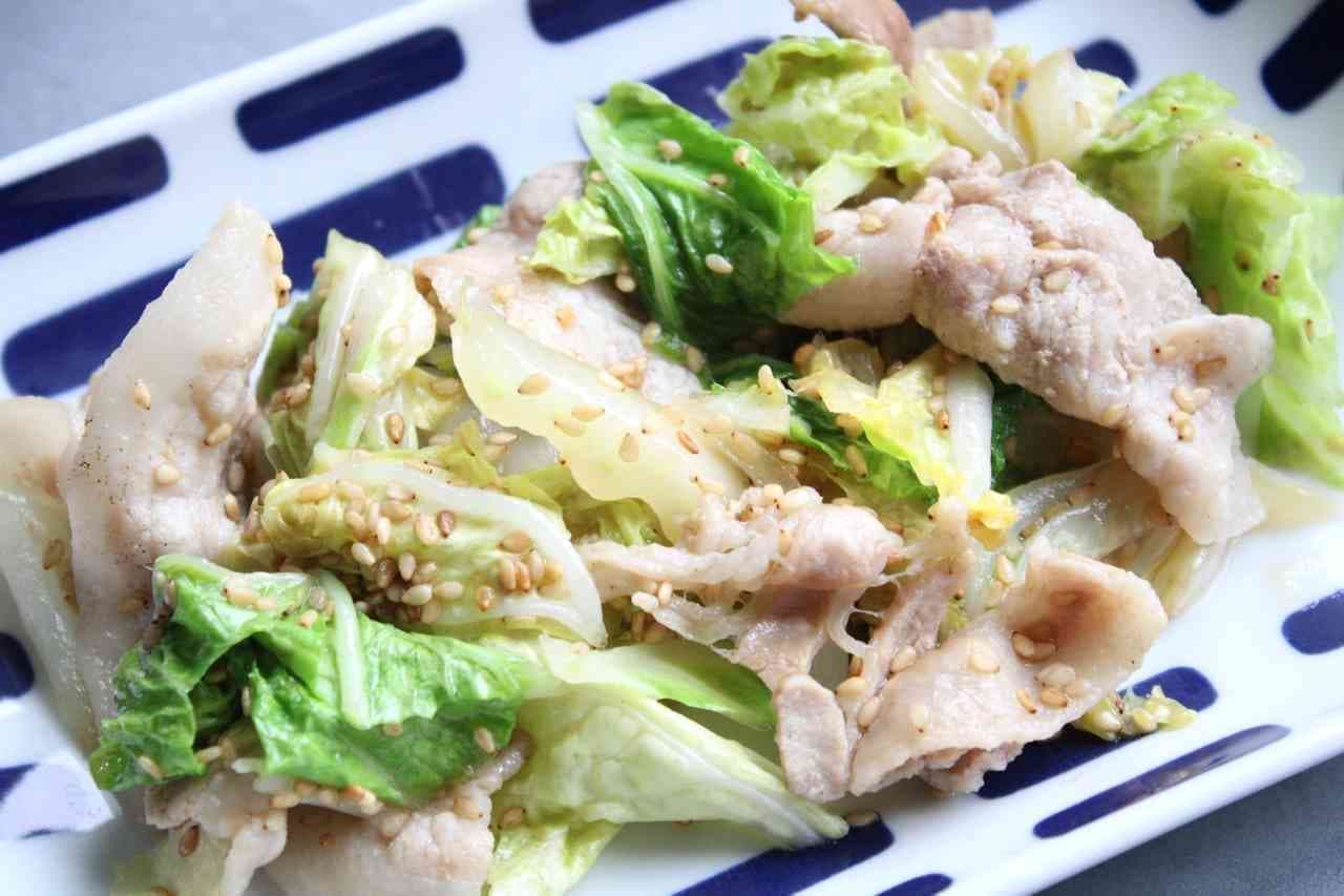 "Stir-fried pork roses and Chinese cabbage with sesame flavor" recipe