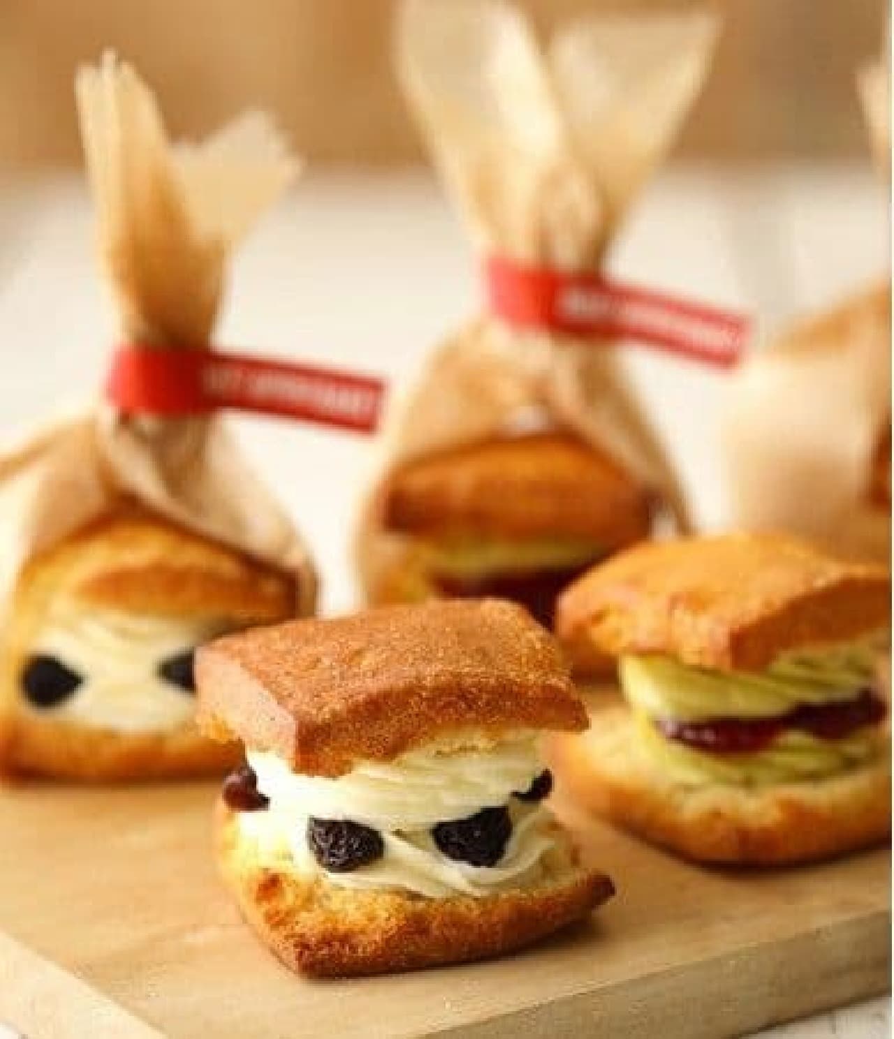 Bakers Gonna Bake Tokyo Gift Palette Store "Biscuit Scone Butter Sand White Chocolate & Rum Raisins"