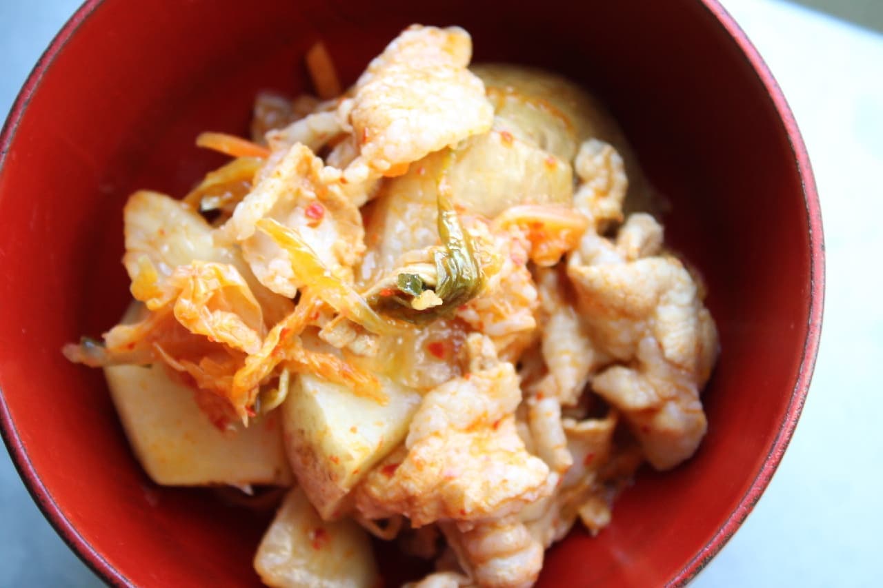 Gamjatang style "pork roses and potatoes stewed in kimchi"