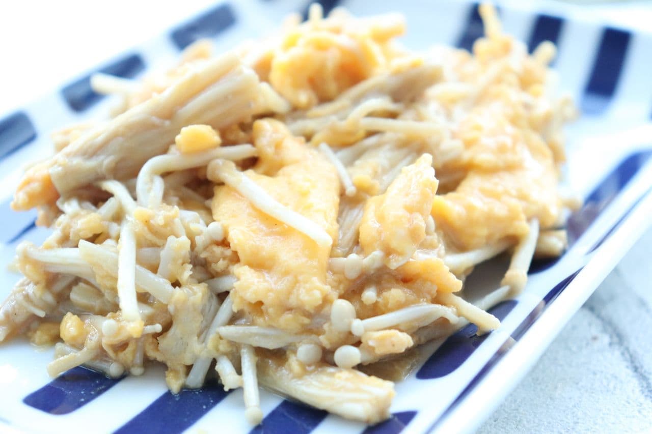 Chinese-style recipe "Chinese stir-fried enoki mushrooms and eggs"