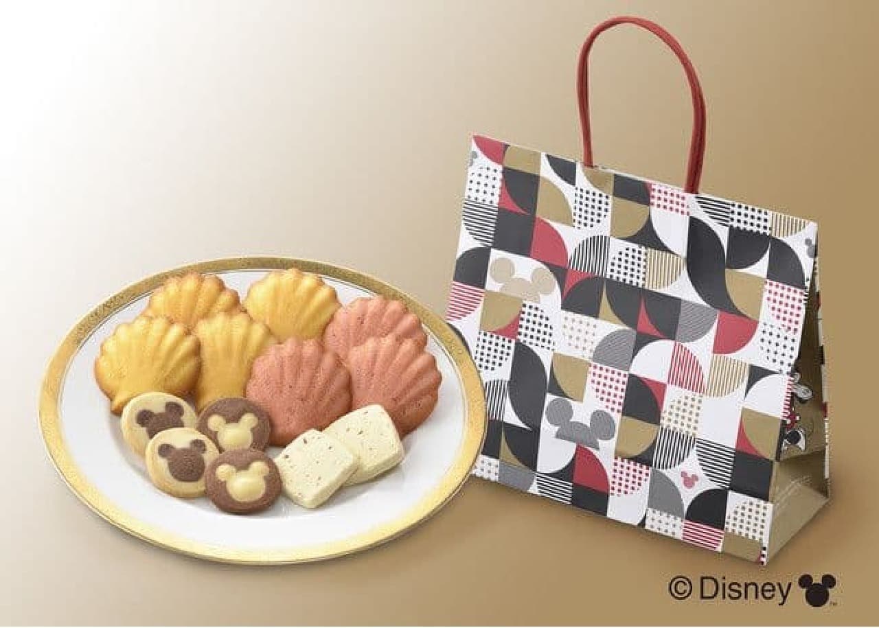 Ginza Cozy Corner "[Disney] New Year Sweets Bag (13 pieces)"