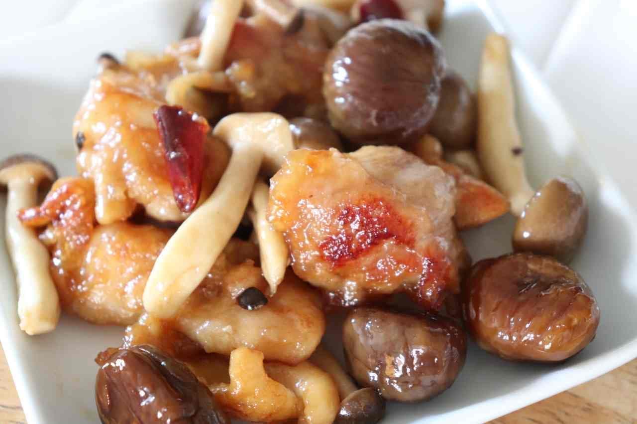 "Chicken and sweet chestnut stir-fried" recipe