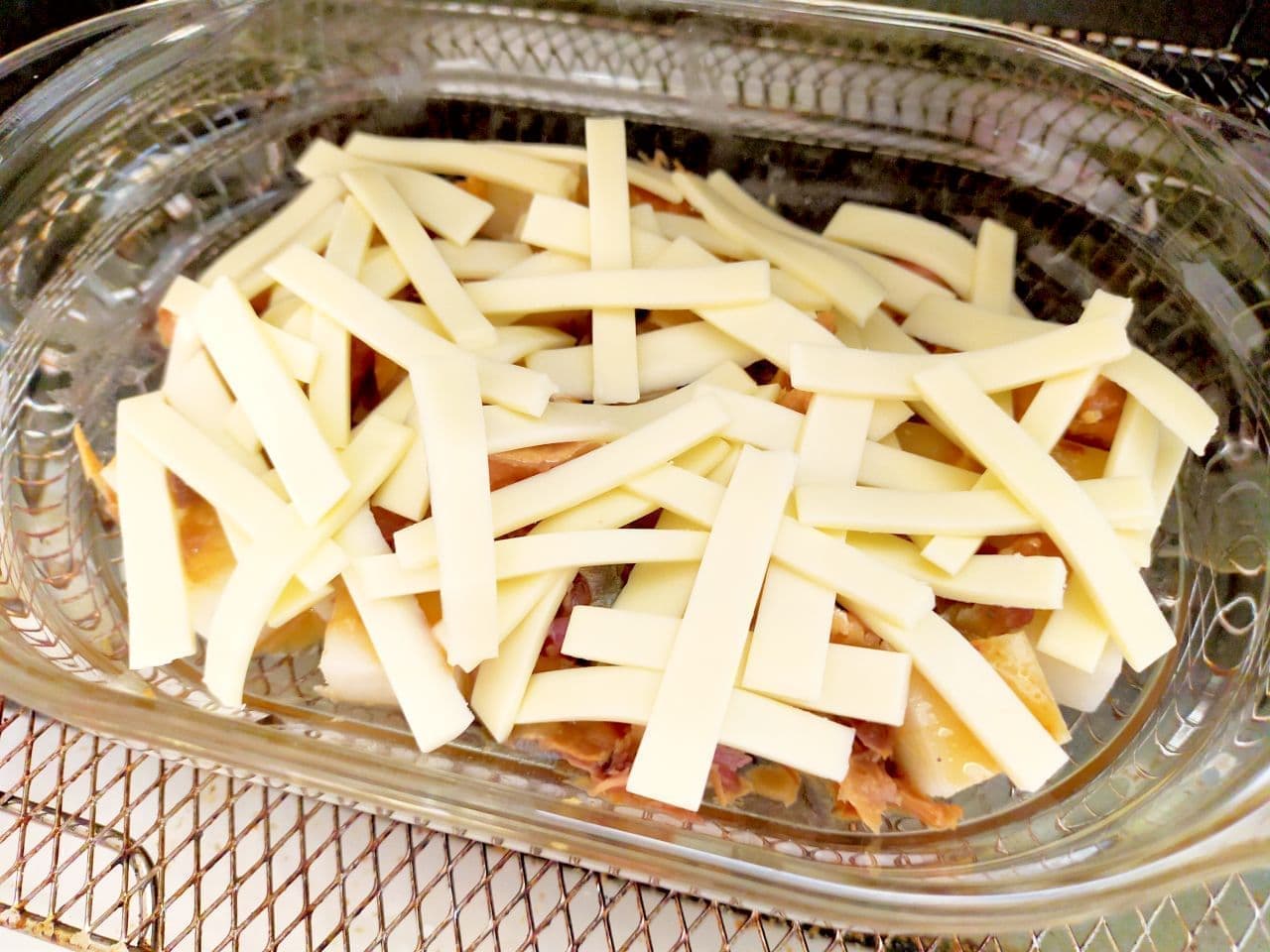 "Mackerel can and mochi toro-ri gratin" recipe