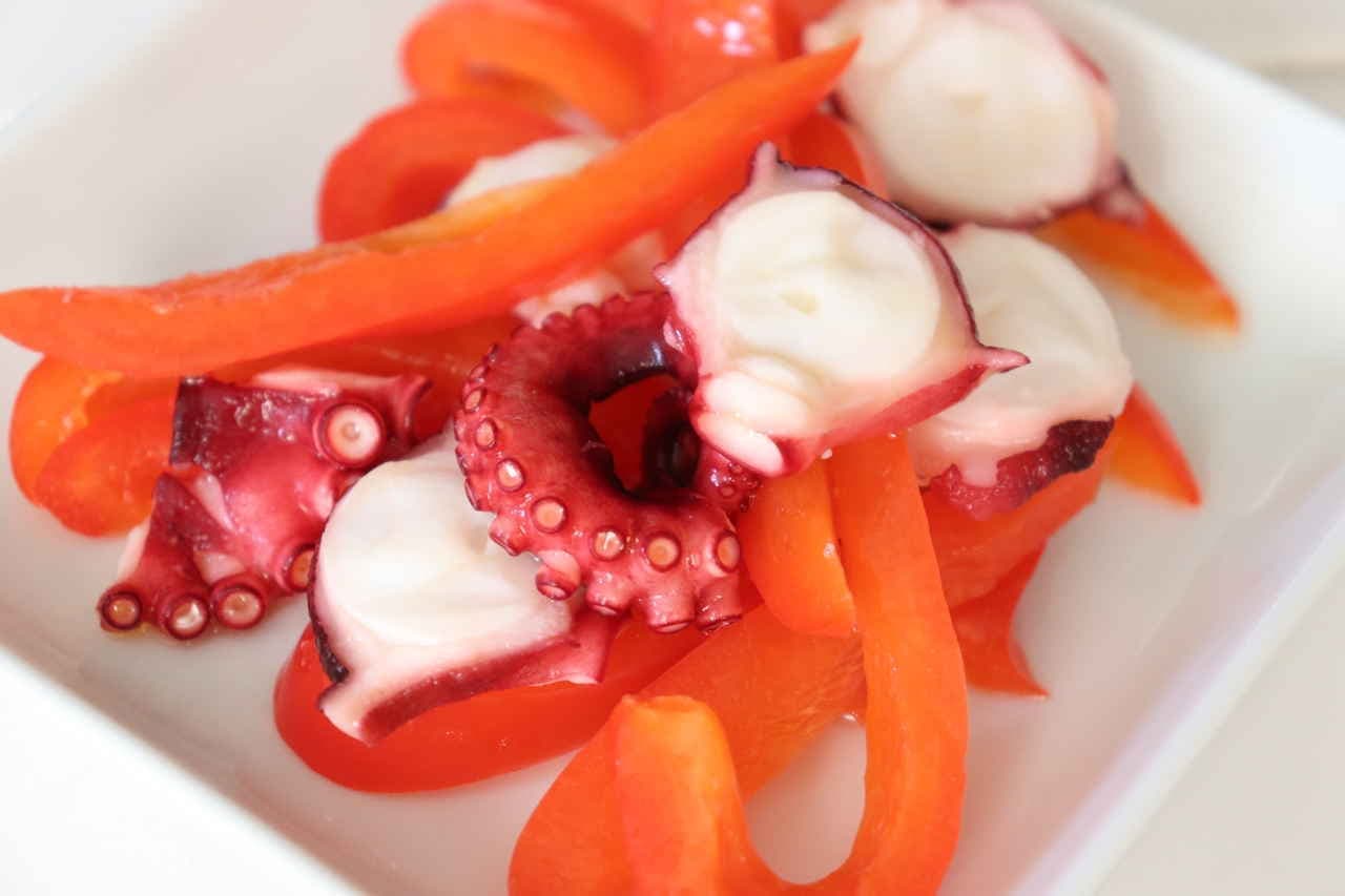 "Marinated octopus and red paprika" recipe