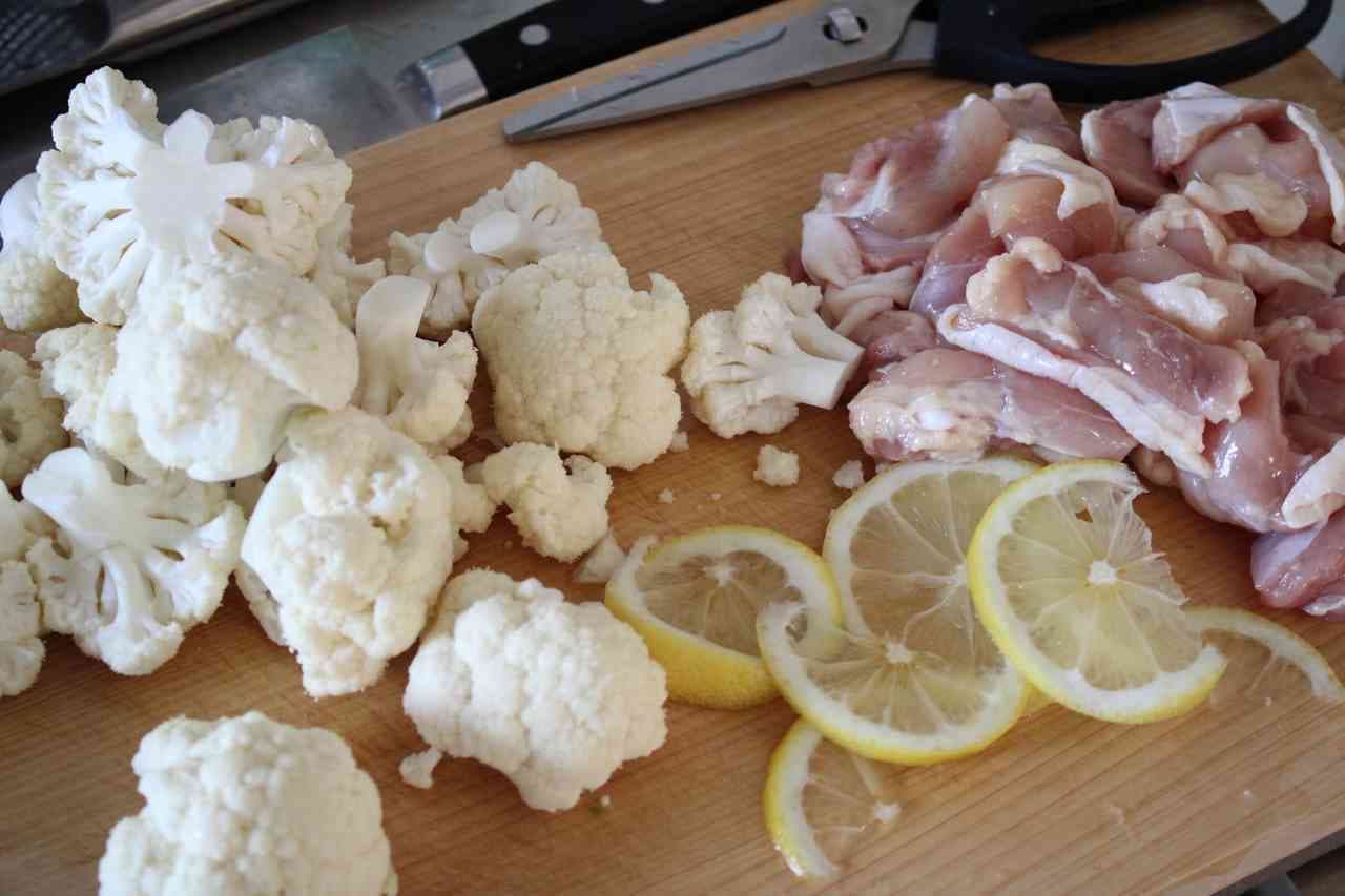 鶏肉とカリフラワーのレモンミルク煮