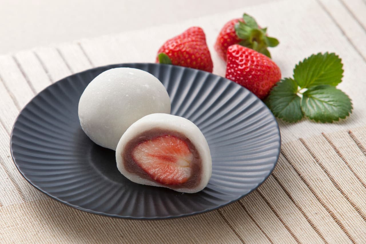 Eitaro Sohonpo "Strawberry Daifuku" Tochigi / Utsunomiya Strawberry Farmer Heart & Berry's bright red ripe "Tochiotome" is included!