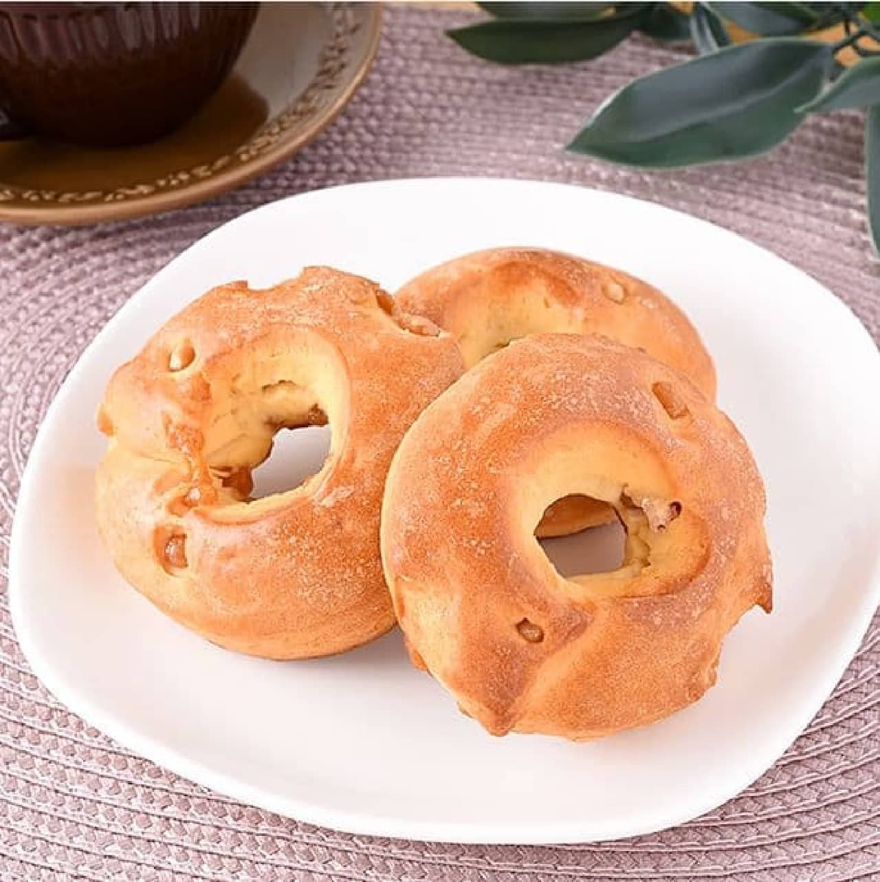 FamilyMart "Butter-scented maple rings, 3 pieces