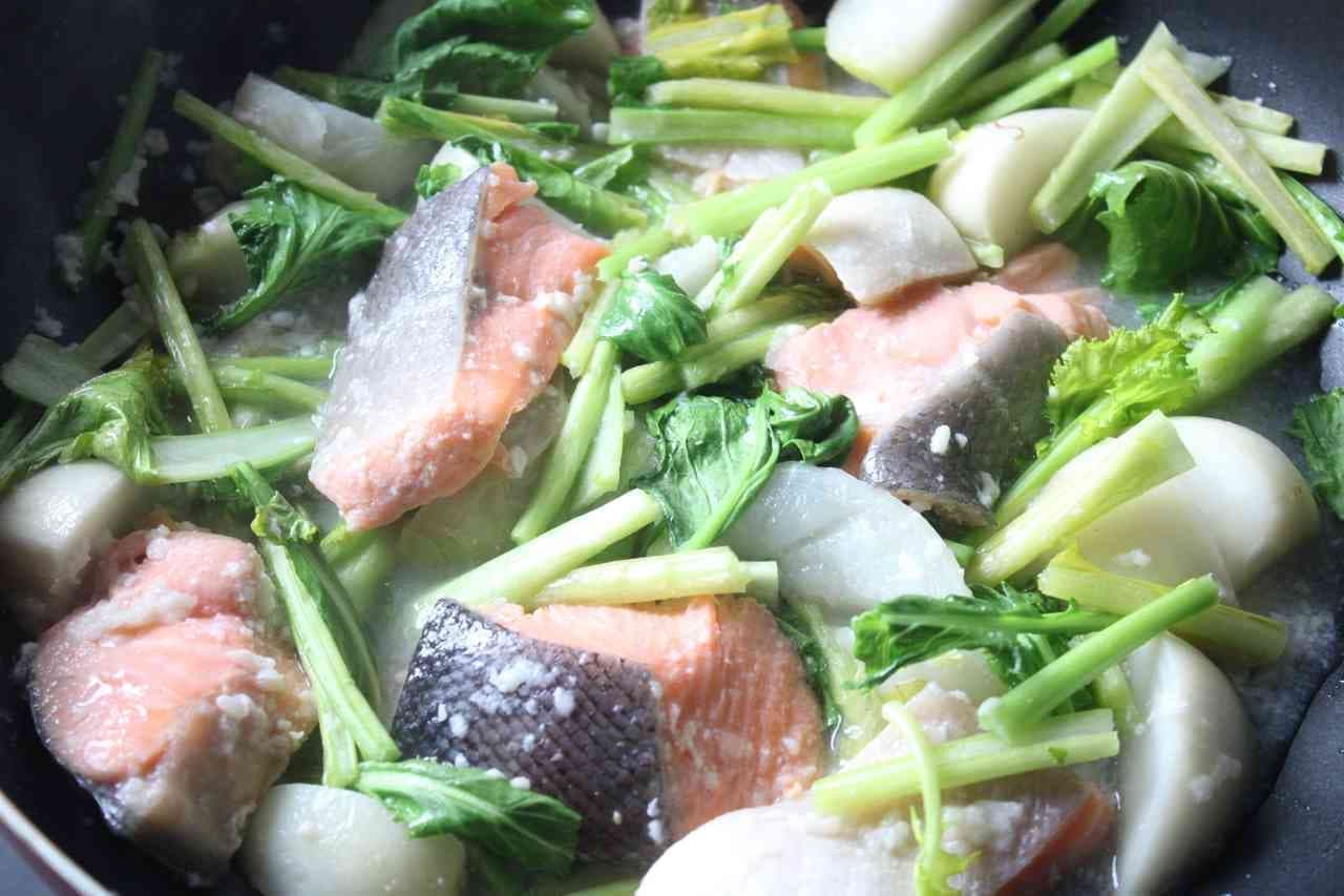 鮭とかぶの塩麹煮