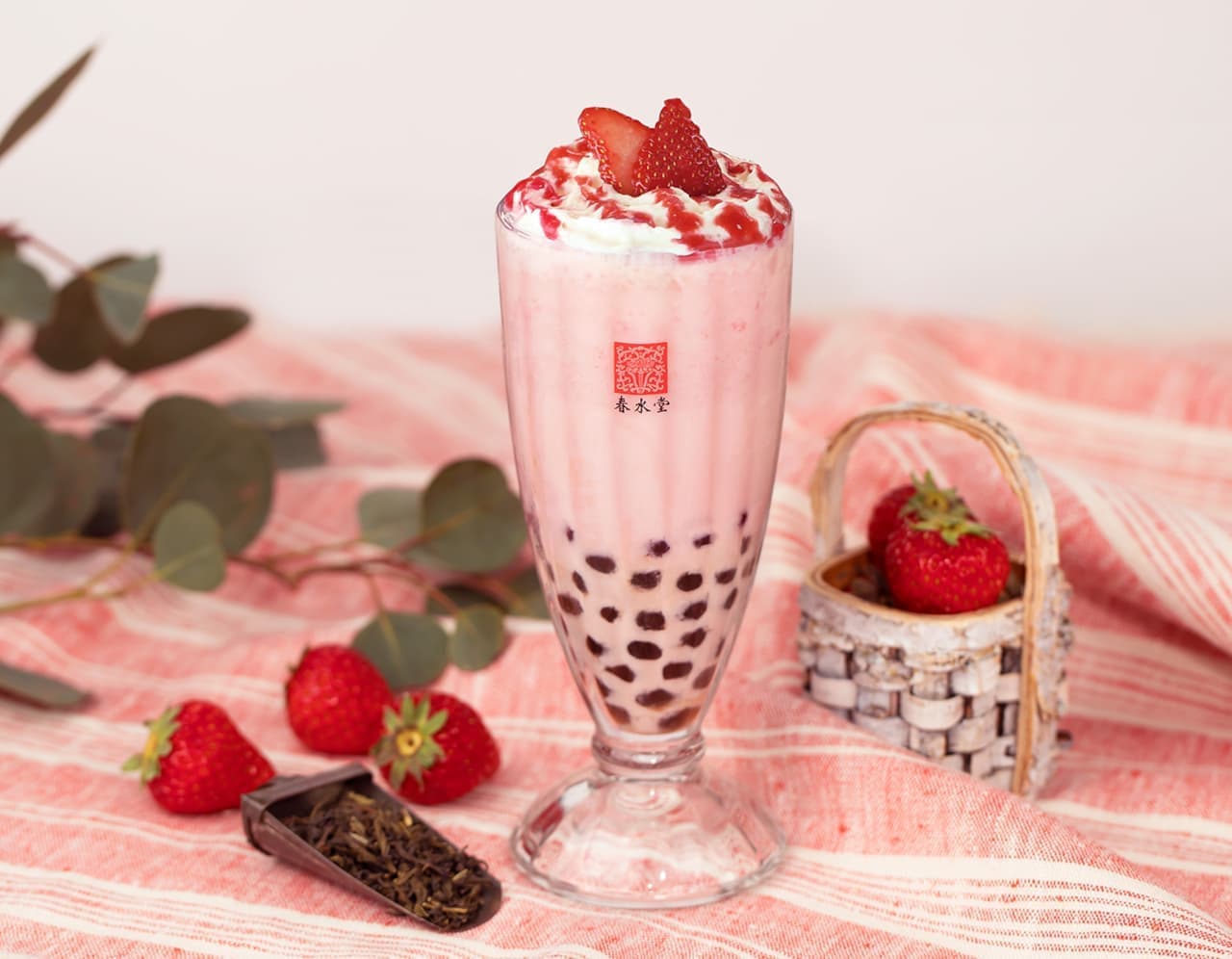 Chun Shui Tang "Tapioca Strawberry Milk Tea