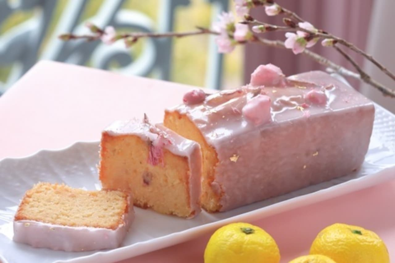Chorakukan "Pound Cake Pistachio Cake aux Pistache" and "Pound Cake Cherry Blossom Cake aux SAKURA