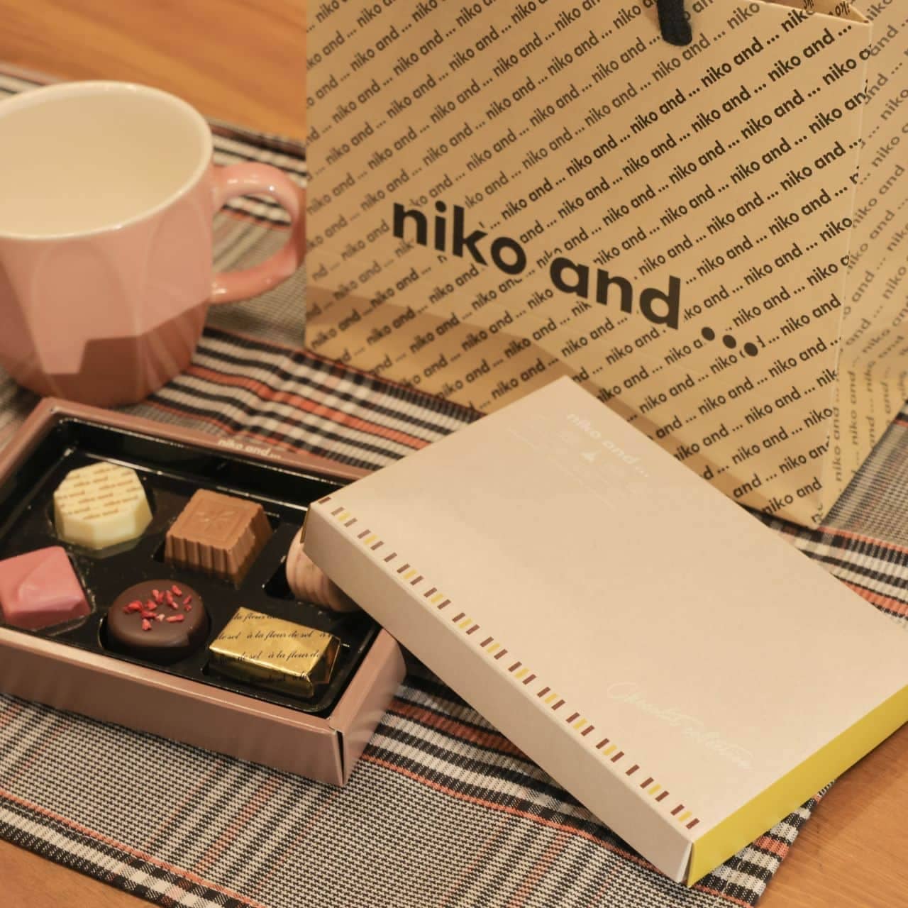 FamilyMart "Nicoand Gift Chocolates 6".