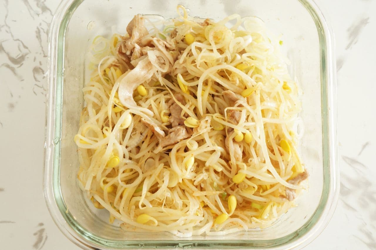 Japanese Bean Sprouts and Pork Namul