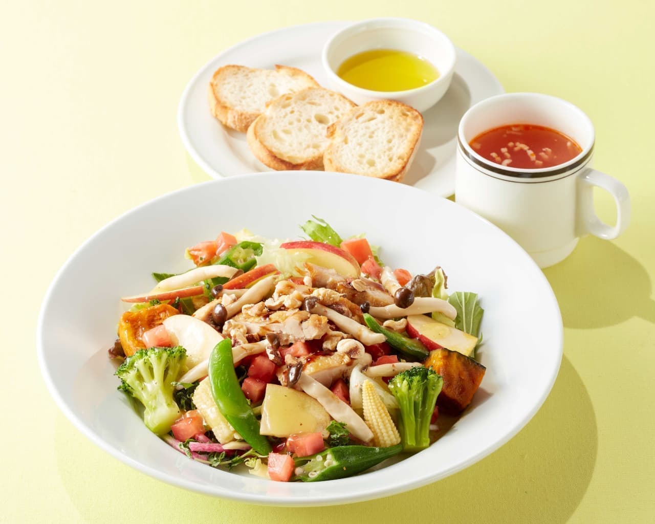 Cocos "11 Vegetable Salad Lunch with Chicken and Apple