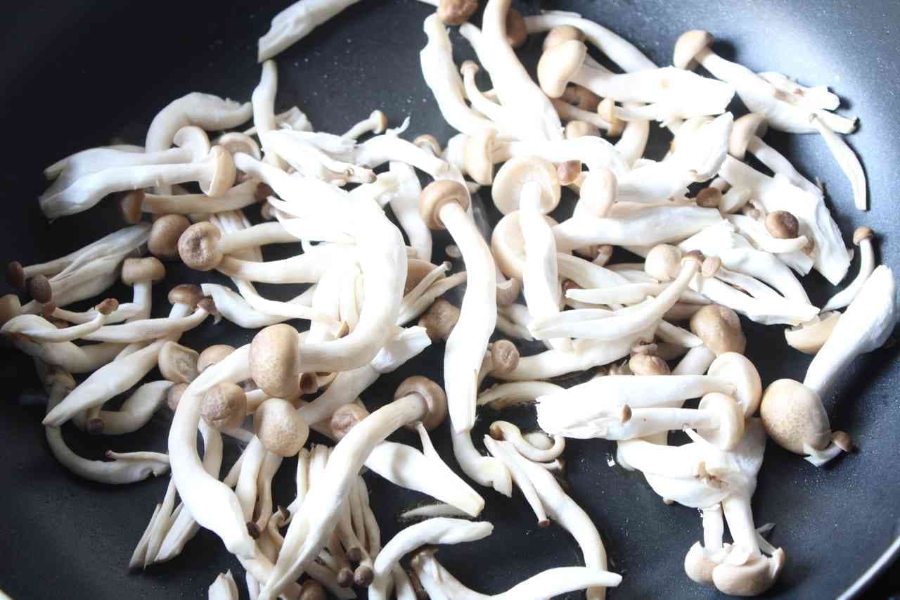 Tofu Chanpuru with Shrimps and Shimeji Mushrooms