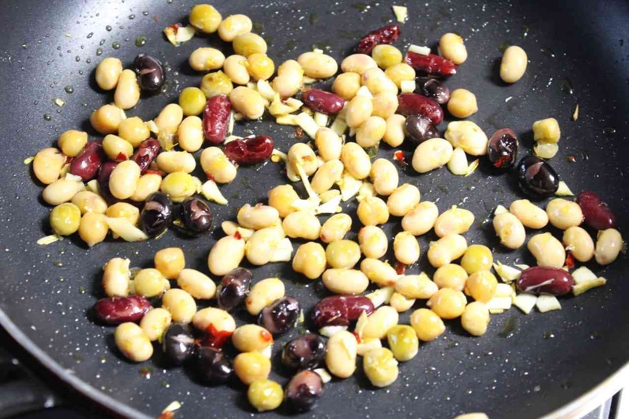 Mixed Beans Peperoncino Style