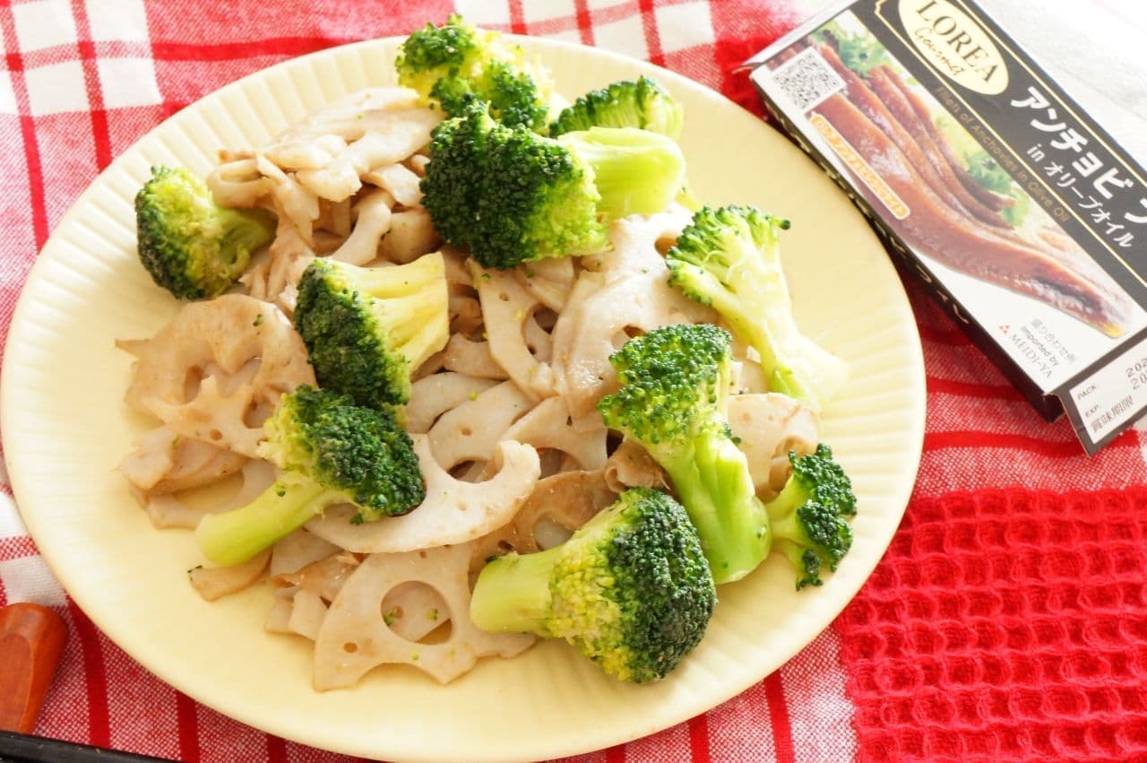 Recipe for "Stir-fried lotus root and broccoli with anchovies
