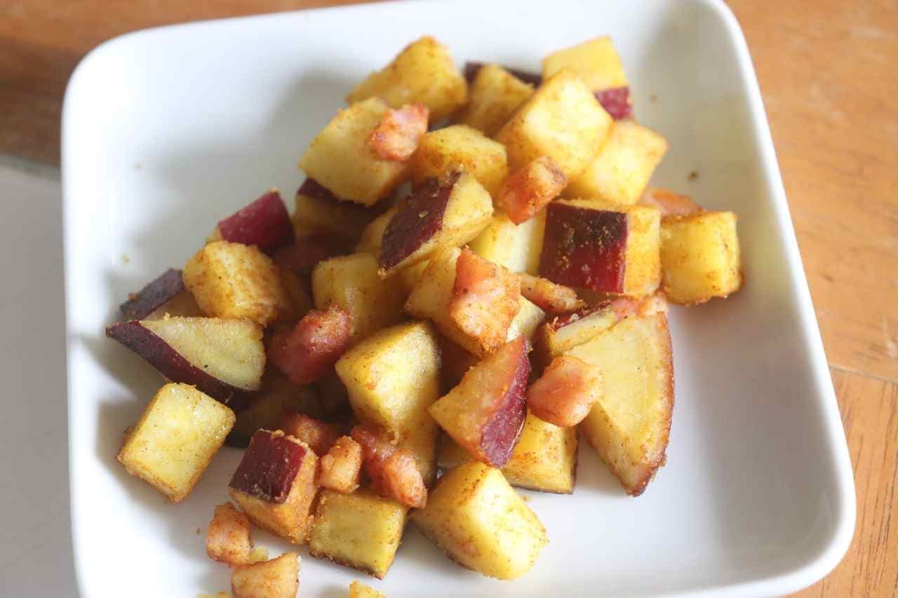 Recipe for "Fried Sweet Potatoes and Bacon with Curry
