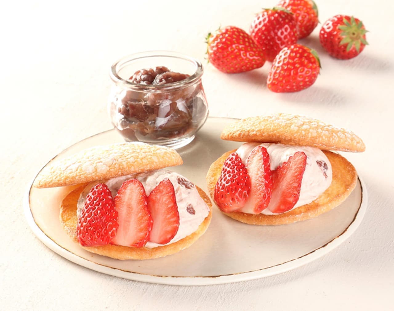 Kameya Mannendo Asagaya "Nama Navona with Strawberry and Ogura Cream