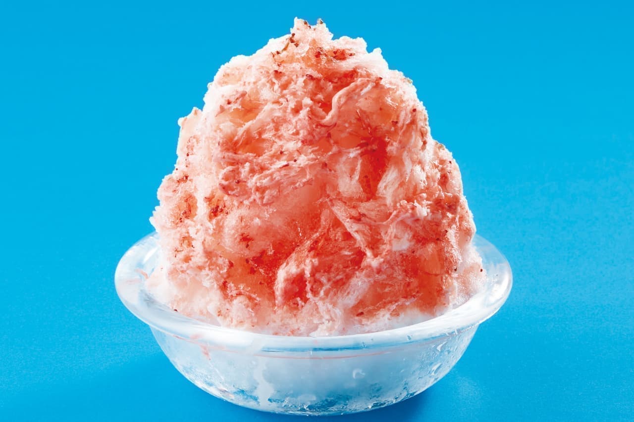 Joyful "Shaved ice miruku with crushed strawberries