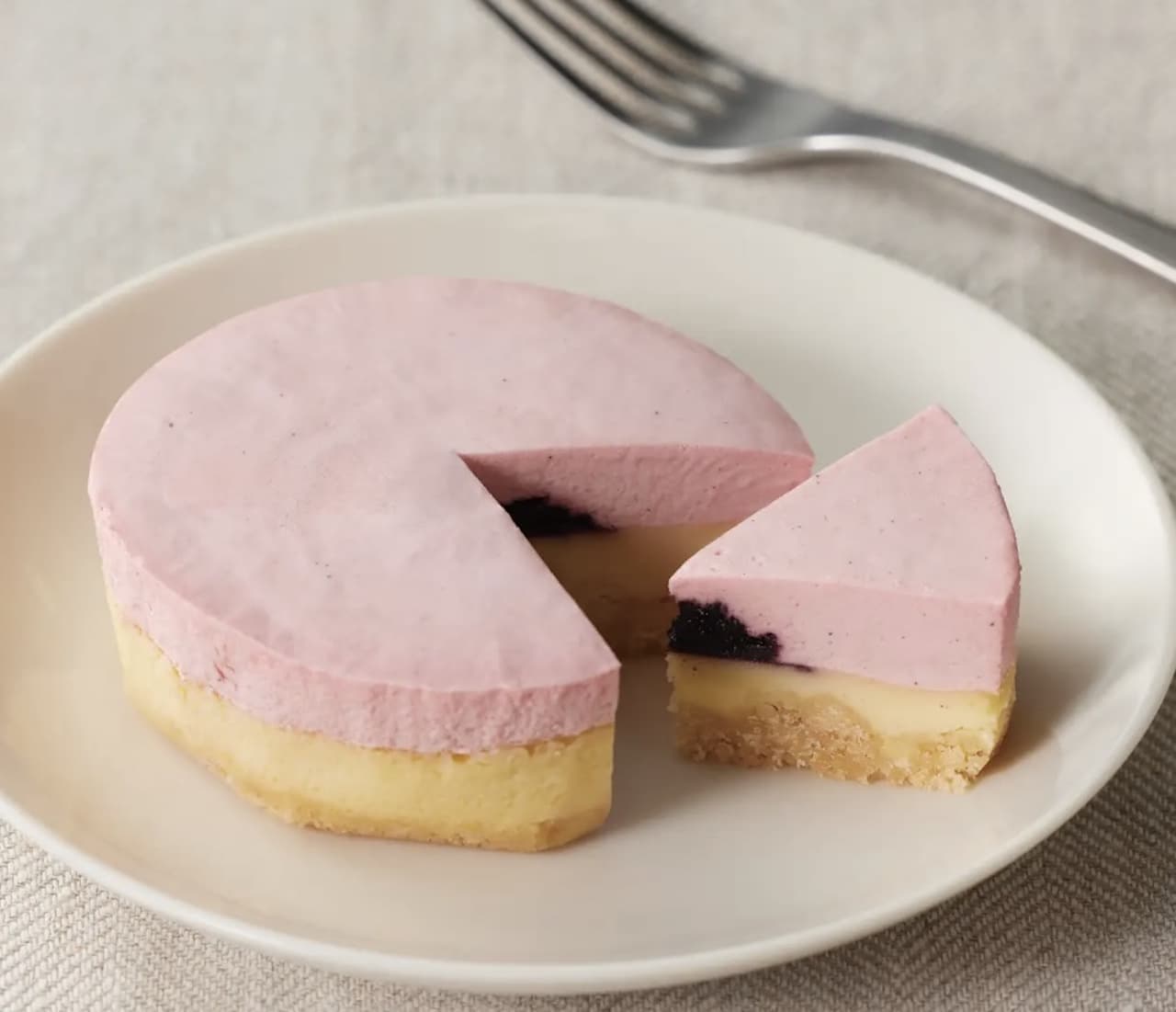 MUJI "Cheesecake with Berry Mousse". 