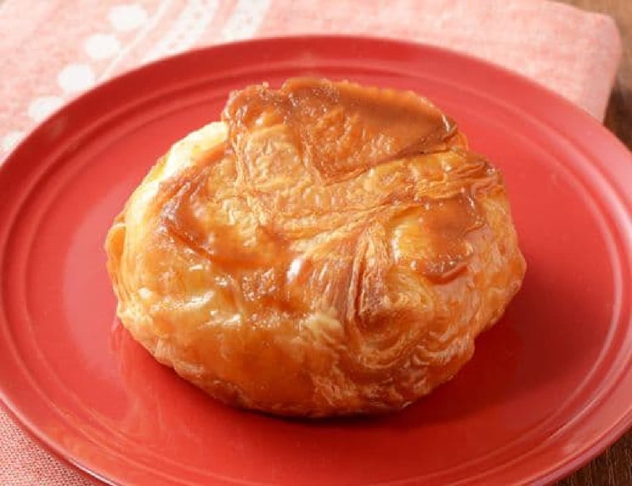 ローソン「りんごのクイニーアマン フランス産発酵バター」