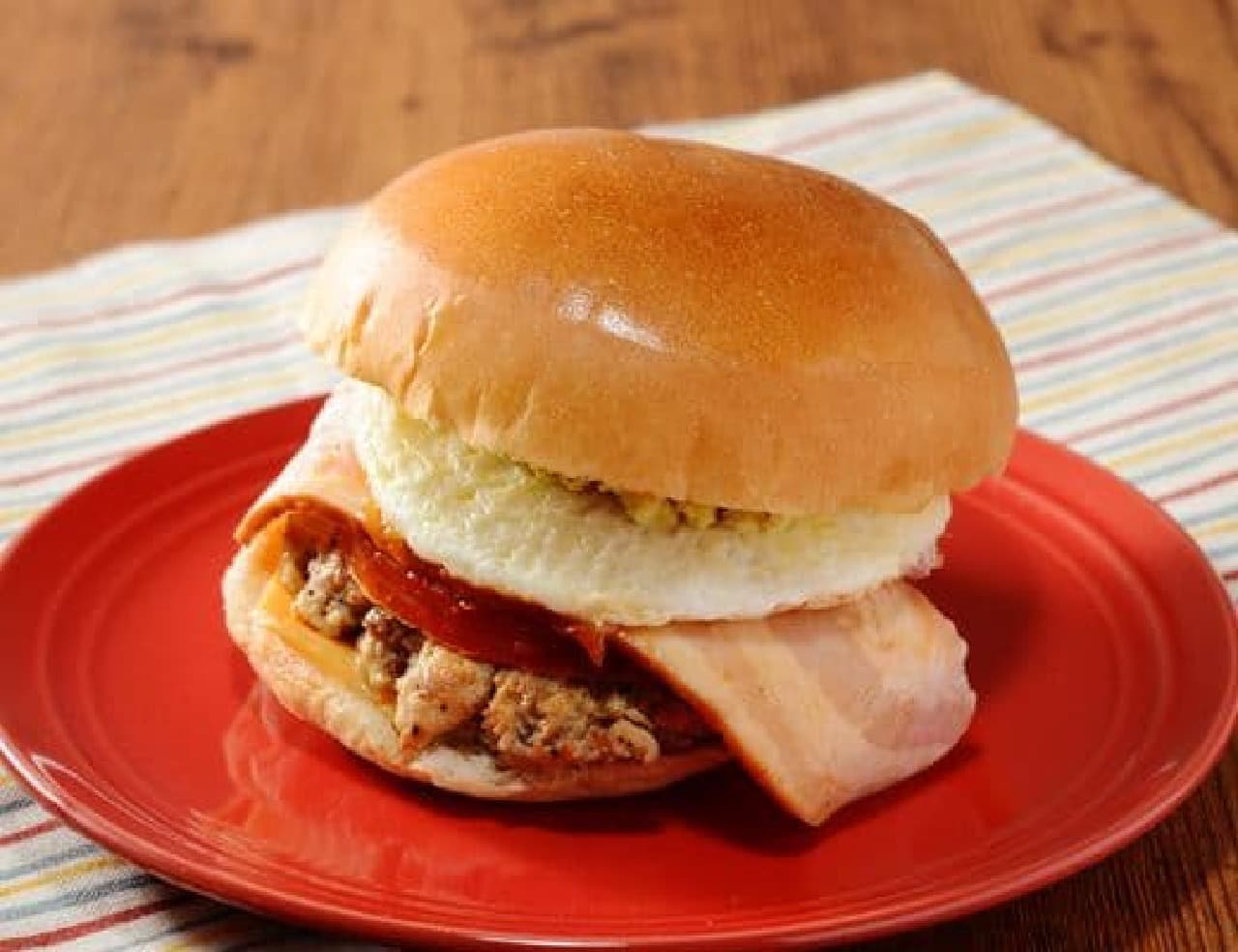 LAWSON "Bacon and Egg Cheeseburger with Kikkori Beef
