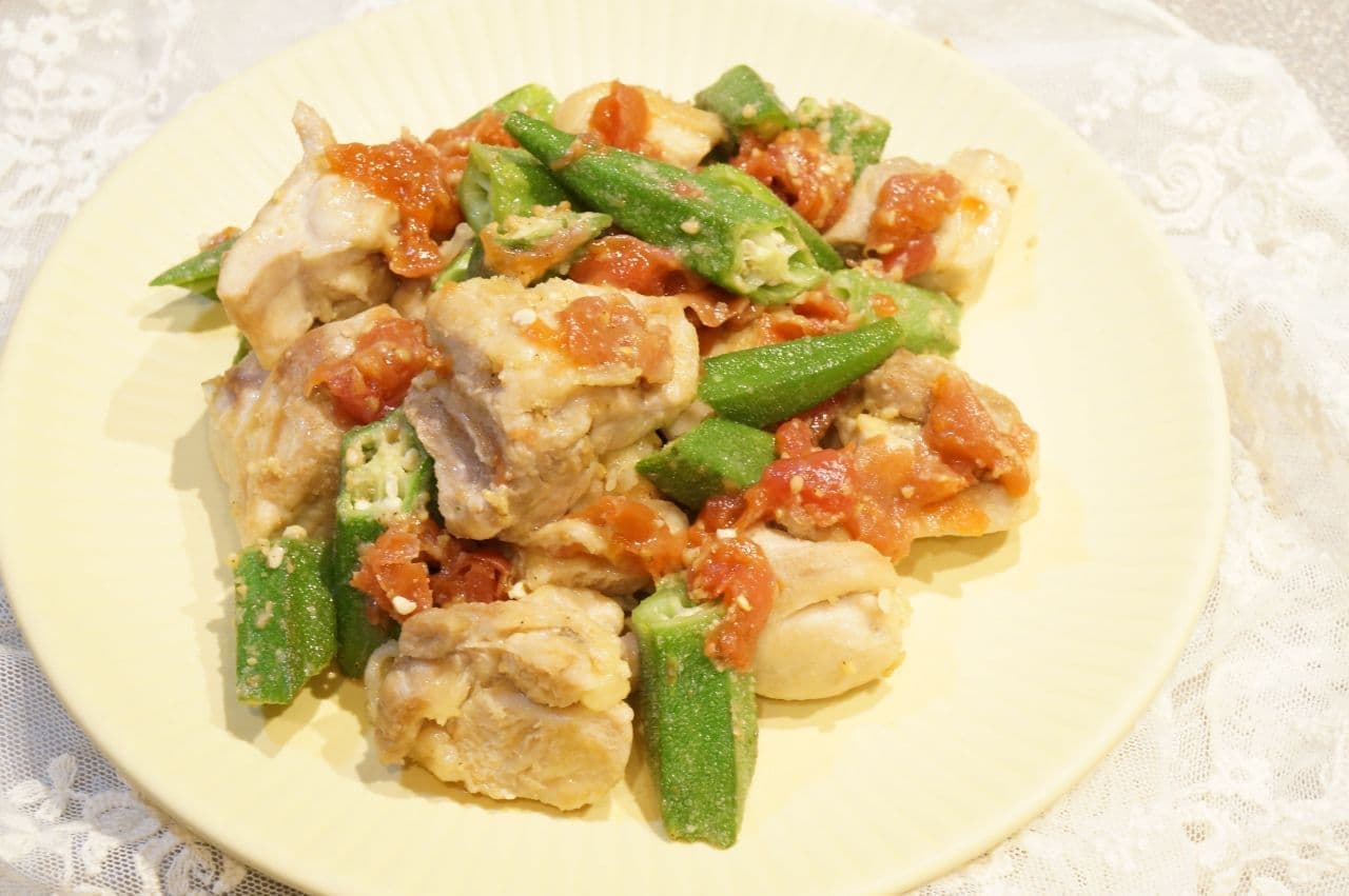 「鶏とオクラの梅炒め」簡単レシピ