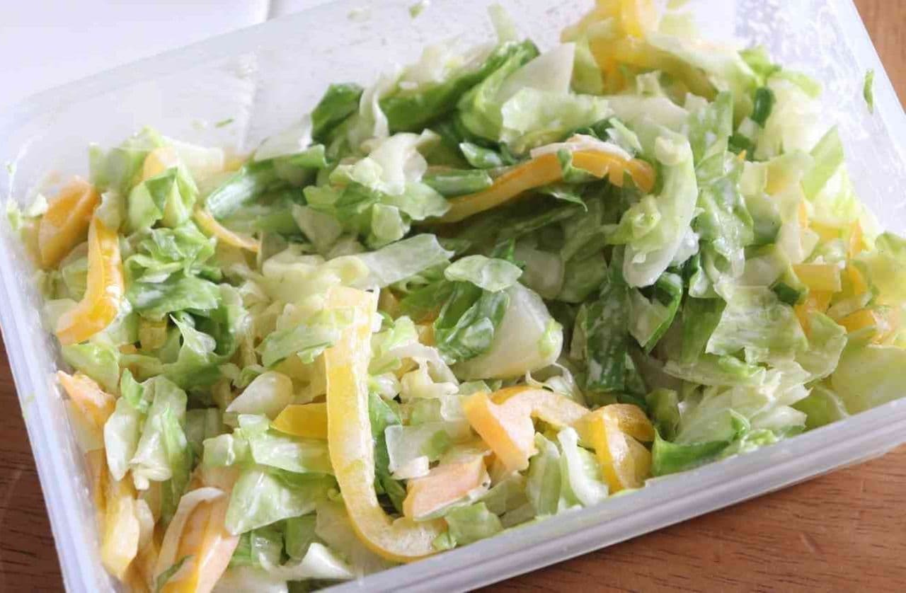 Recipe for "Cole Slaw Salad with Cabbage and Paprika