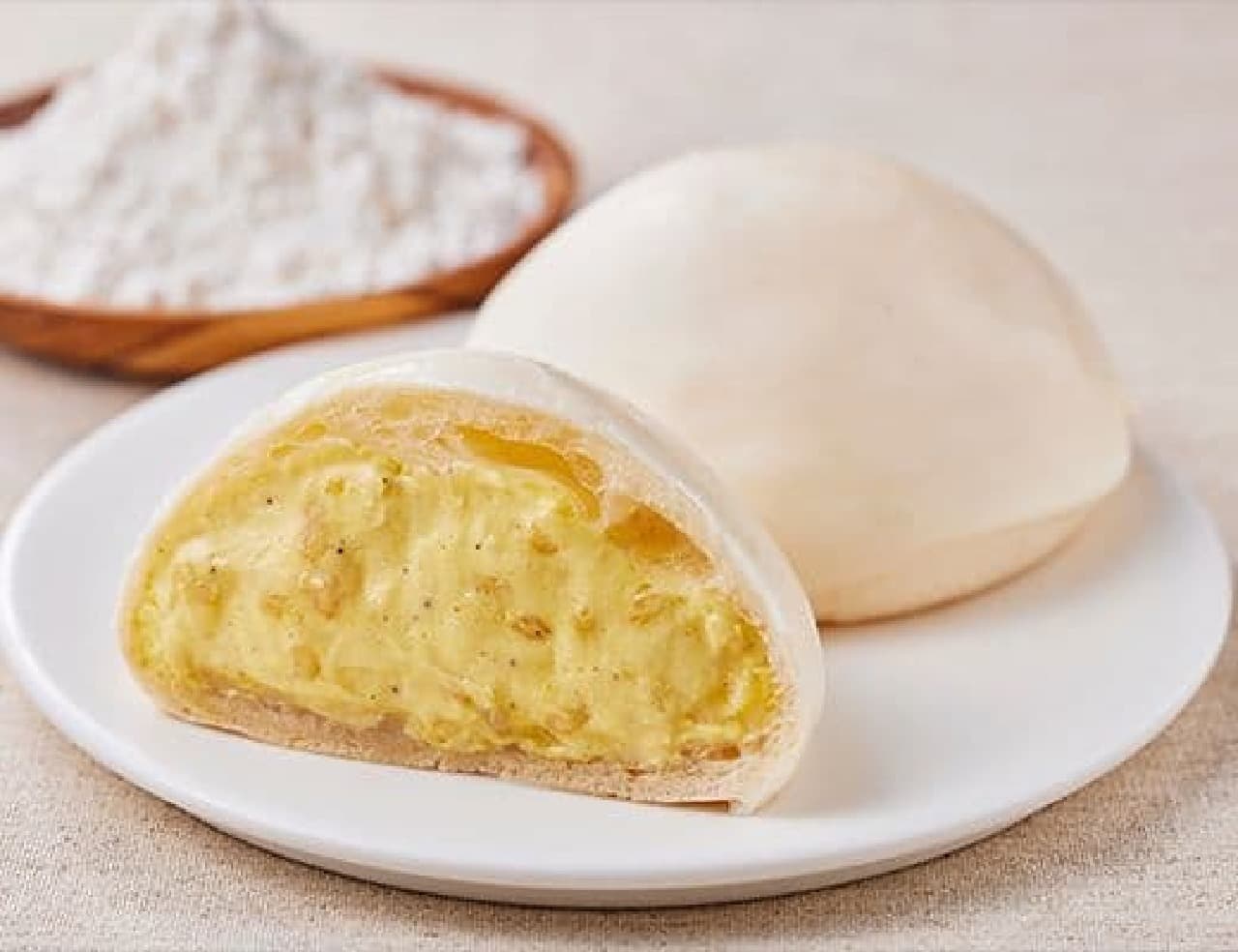 LAWSON "Fresh Custard Cream Puff (with Rice Puffs) with a Chunky Tohoku Rice Flour Crust".