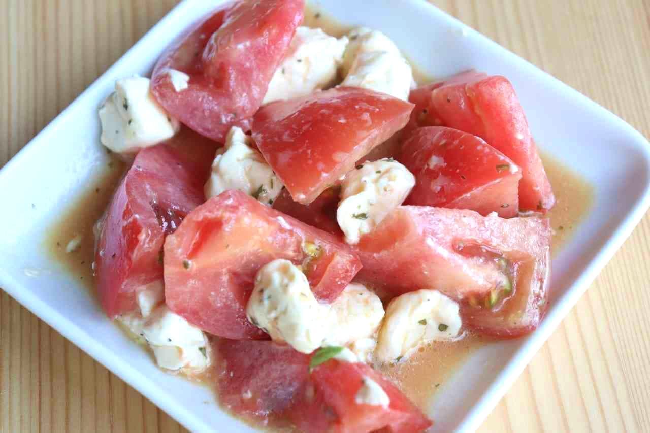 Tomato and cream cheese salad