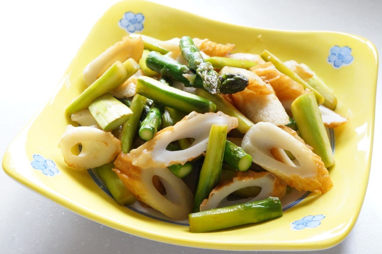fried asparagus and chikuwa with garlic