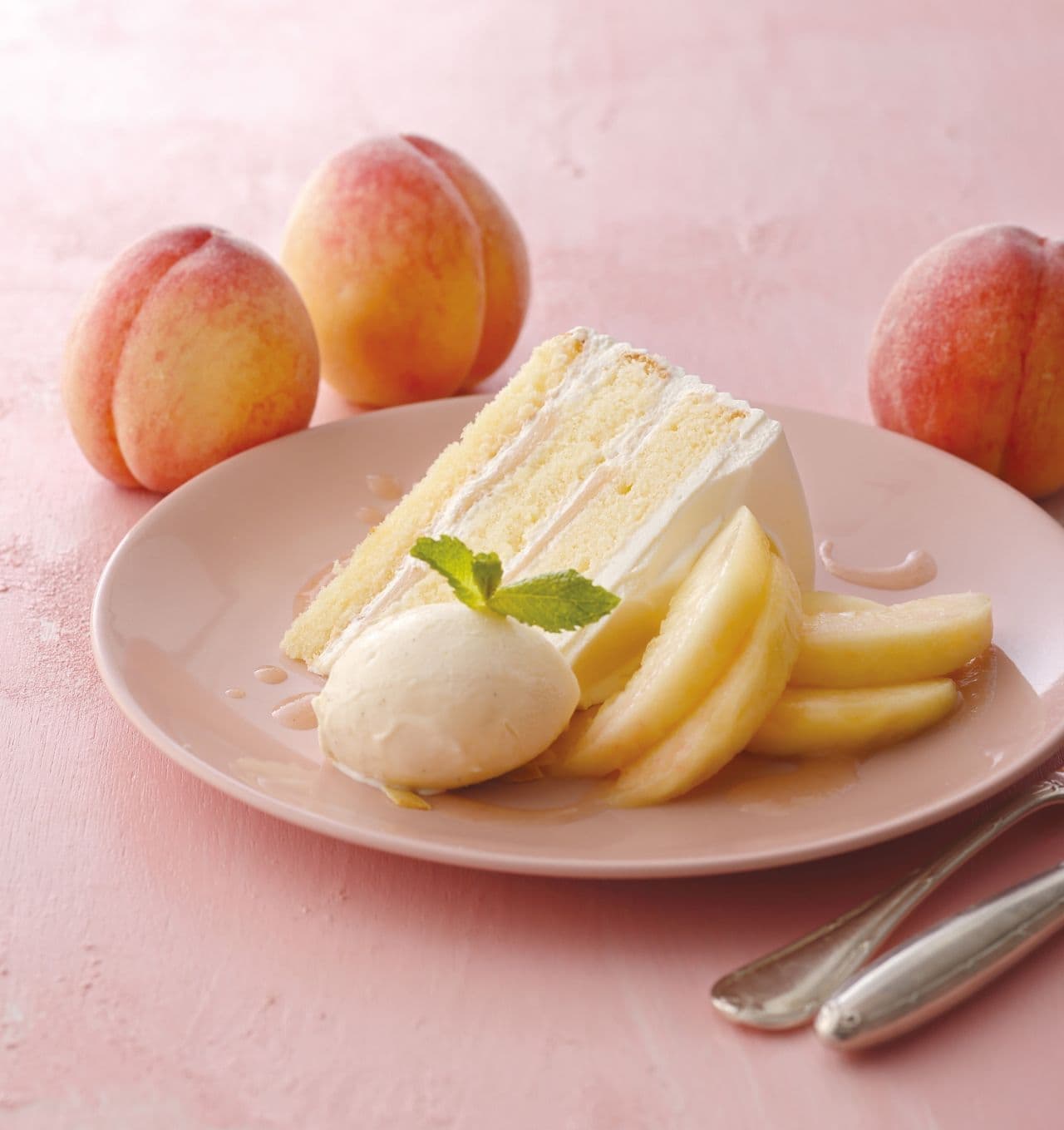 KIHACHI Cafe "White Peach Shortcake with Vanilla Ice Cream