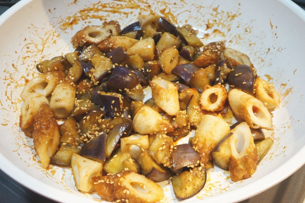 Easy recipe for "Yamnyeom Eggplant Chikuwa