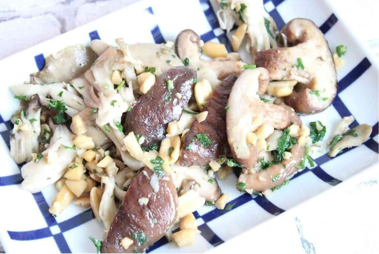 Recipe for "Stir-Fried Mushrooms with Peanuts