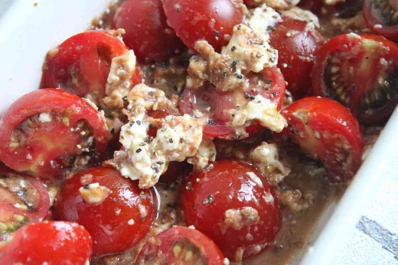 Cherry tomatoes with cream cheese and bonito