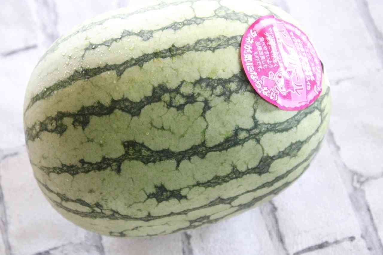 Micro-seeded small watermelon "Pinot Girl