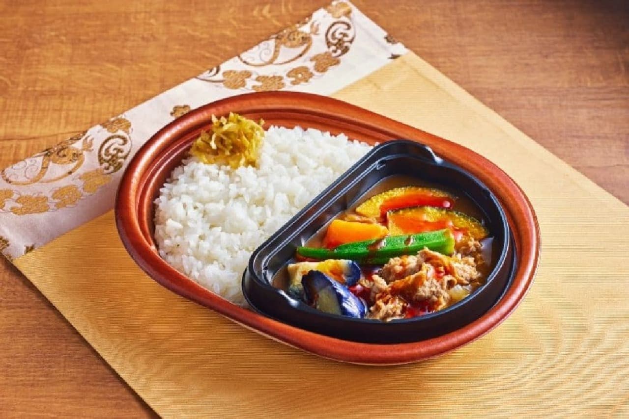 LAWSON "Chinese-style curry supervised by Chongqing Restaurant