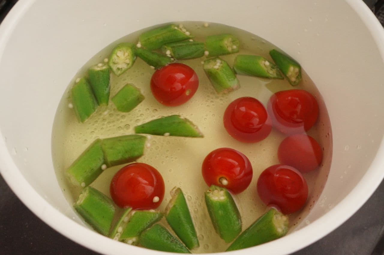 「トマトとオクラの中華スープ」簡単レシピ