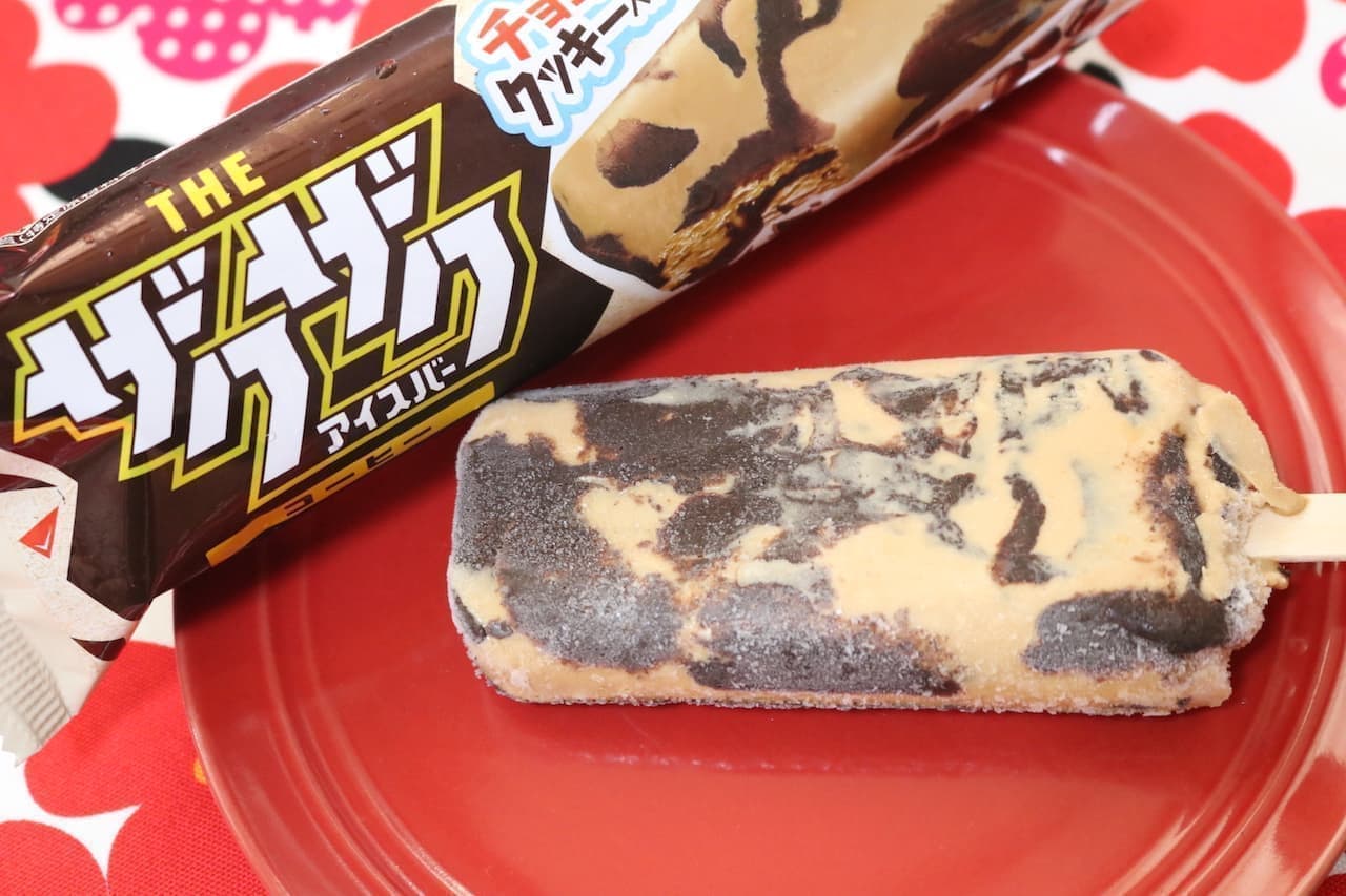 Famima "Meiji Zaku Zaku Ice Cream Bar Coffee