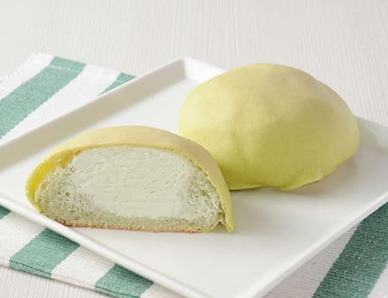 LAWSON "Squished! Moist Melon Pan Melon Whipped Cream".