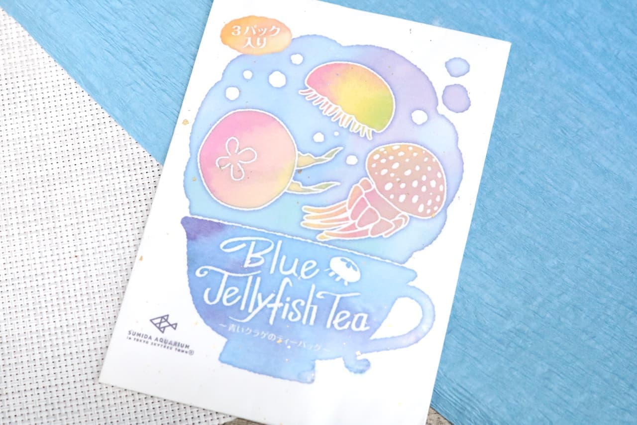 Tasting "Sumida Aquarium Tea Bag Jellyfish".