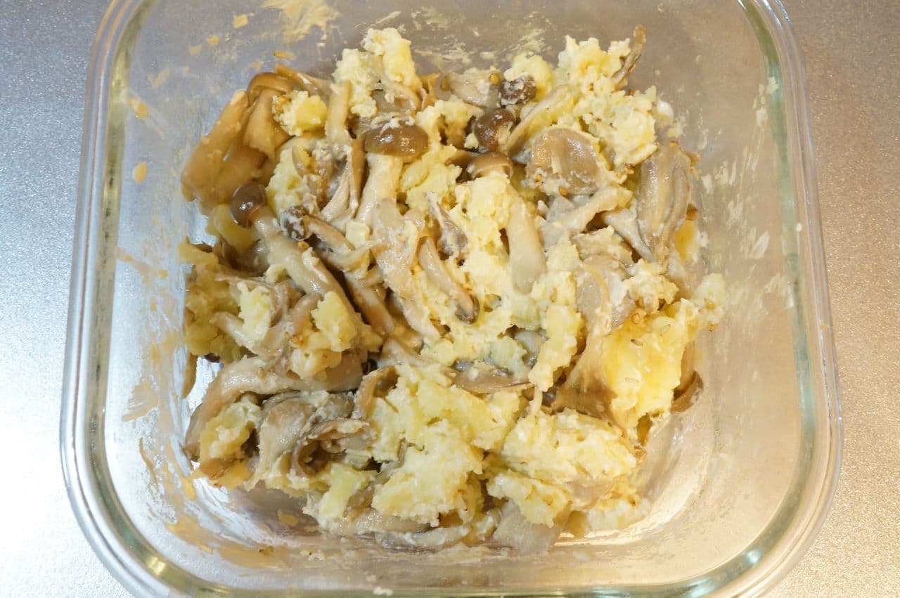 Simple recipe for "Mushroom Potato Salad