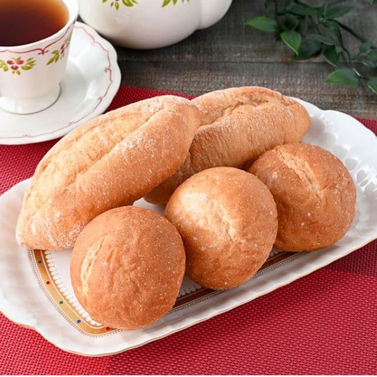 FamilyMart "Bread with Whole Wheat Flour and 5 pieces of Balled French Bread"
