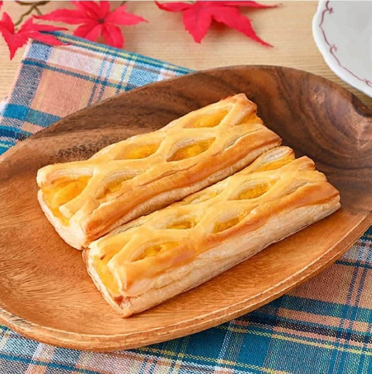 FamilyMart "Kabocha Pie (with Hokkaido pumpkin bean paste)